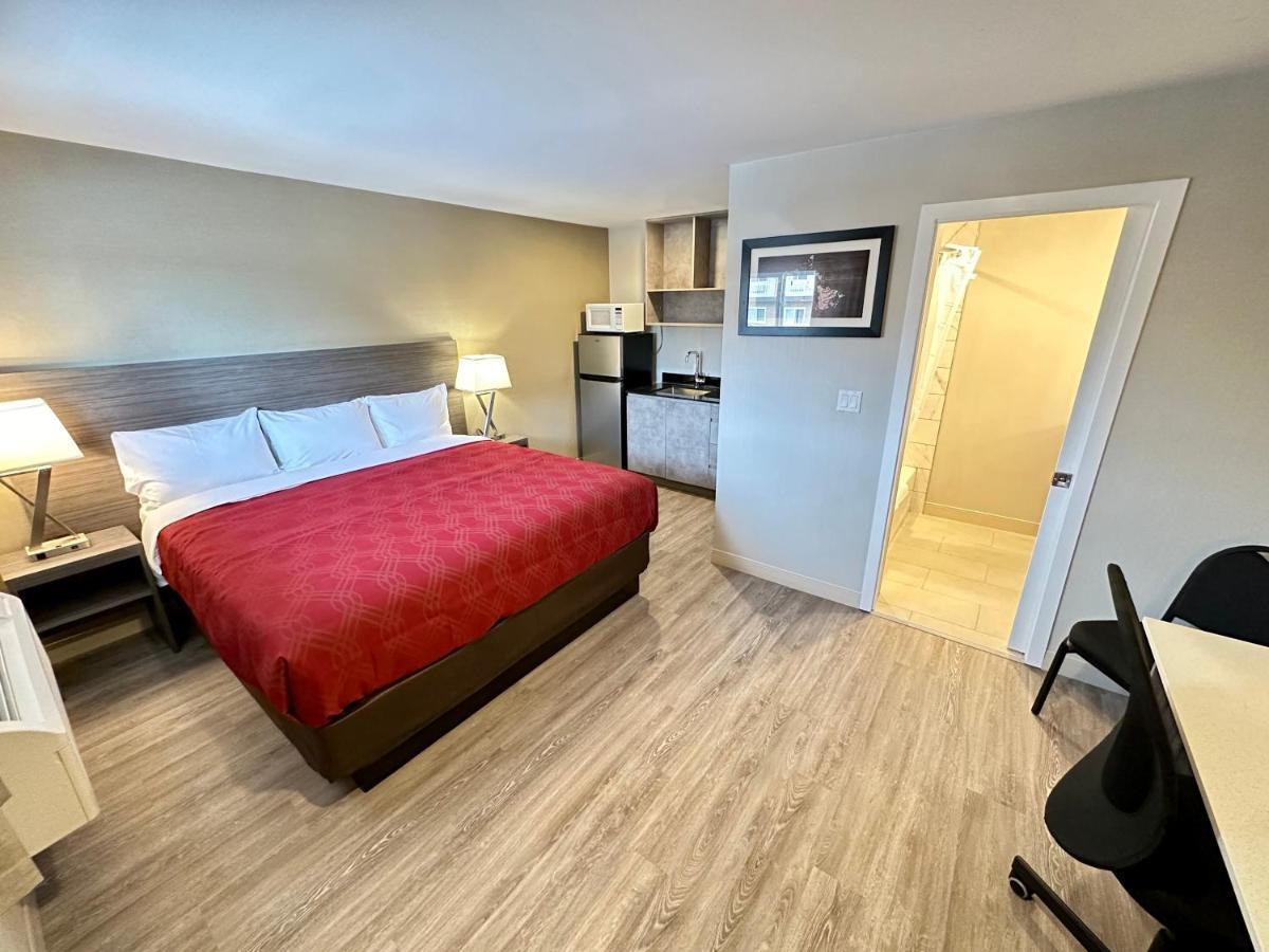 Econo Lodge Inn & Suites พินเชอร์ ครีก ภายนอก รูปภาพ