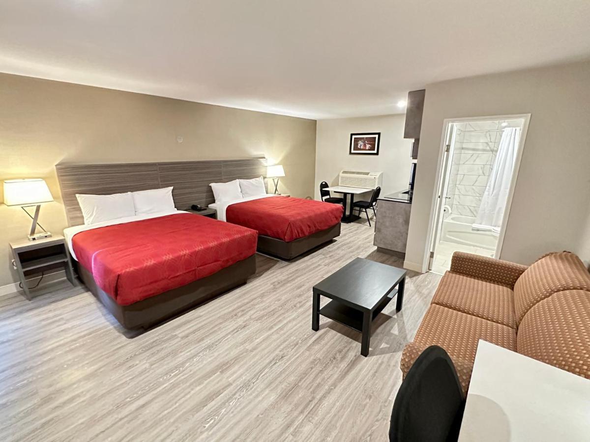 Econo Lodge Inn & Suites พินเชอร์ ครีก ภายนอก รูปภาพ
