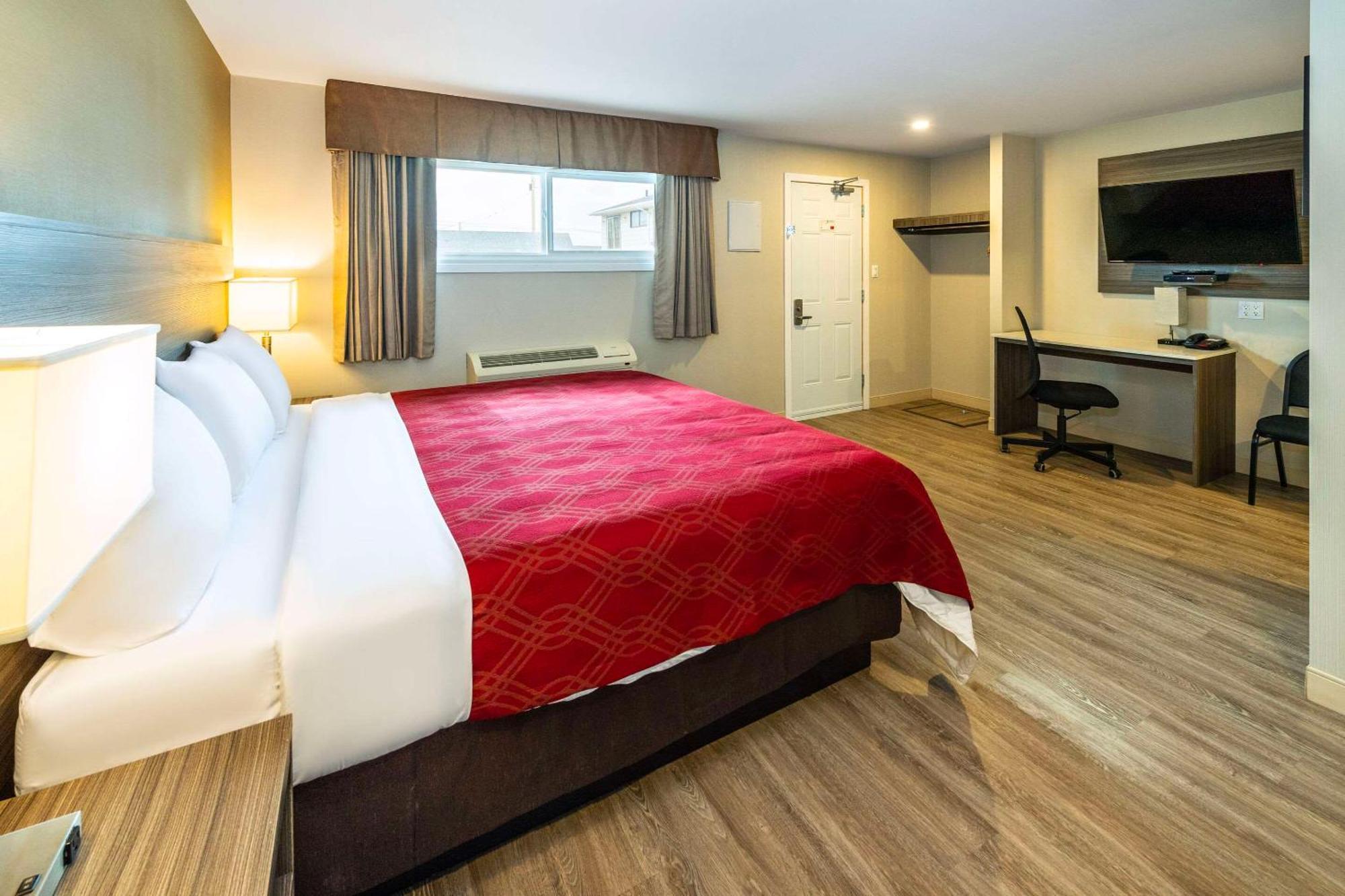 Econo Lodge Inn & Suites พินเชอร์ ครีก ภายนอก รูปภาพ
