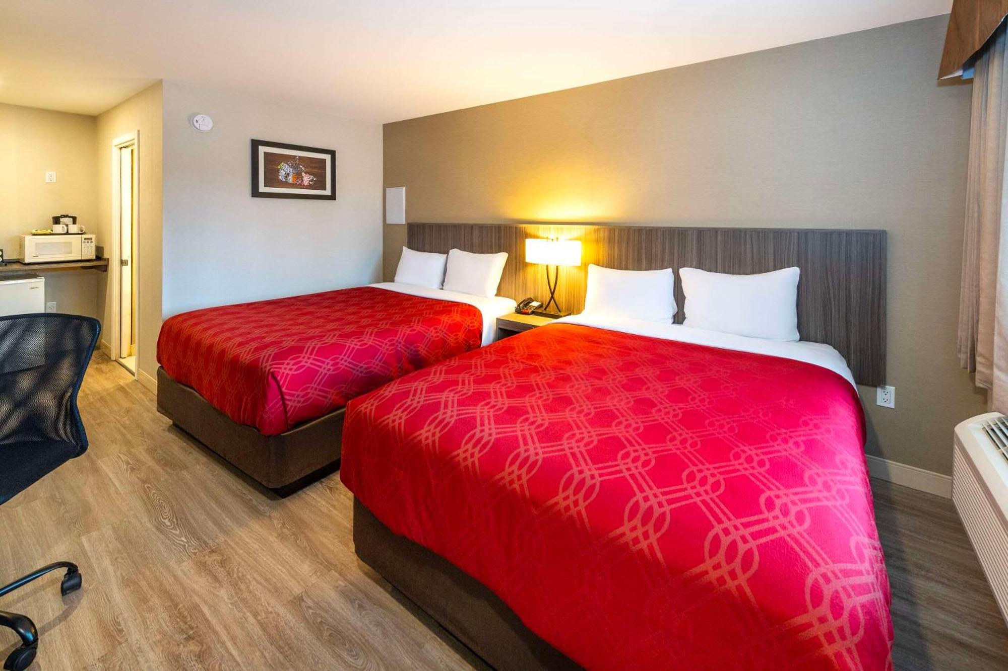 Econo Lodge Inn & Suites พินเชอร์ ครีก ภายนอก รูปภาพ