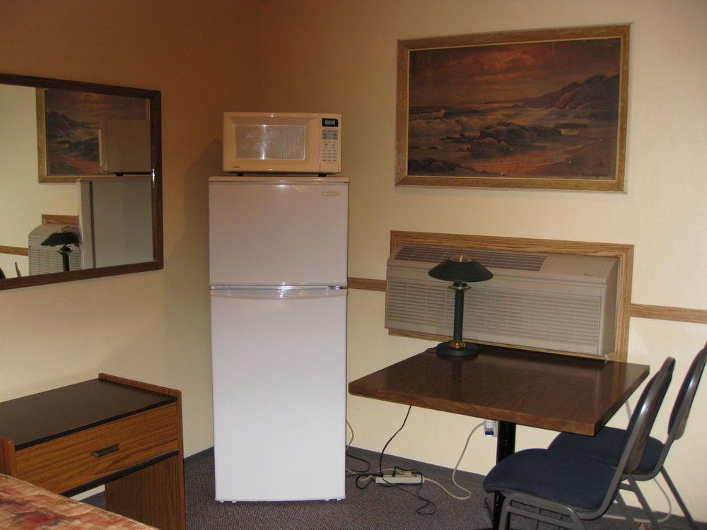 Econo Lodge Inn & Suites พินเชอร์ ครีก ภายนอก รูปภาพ