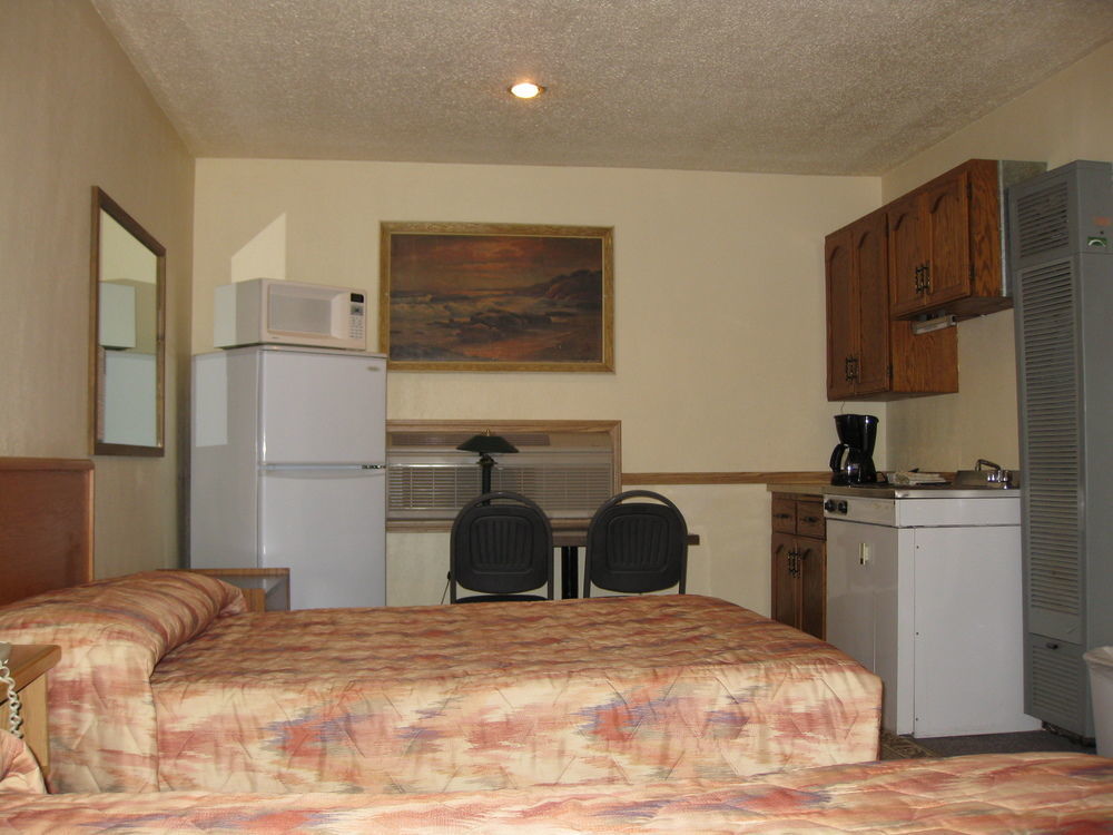 Econo Lodge Inn & Suites พินเชอร์ ครีก ภายนอก รูปภาพ