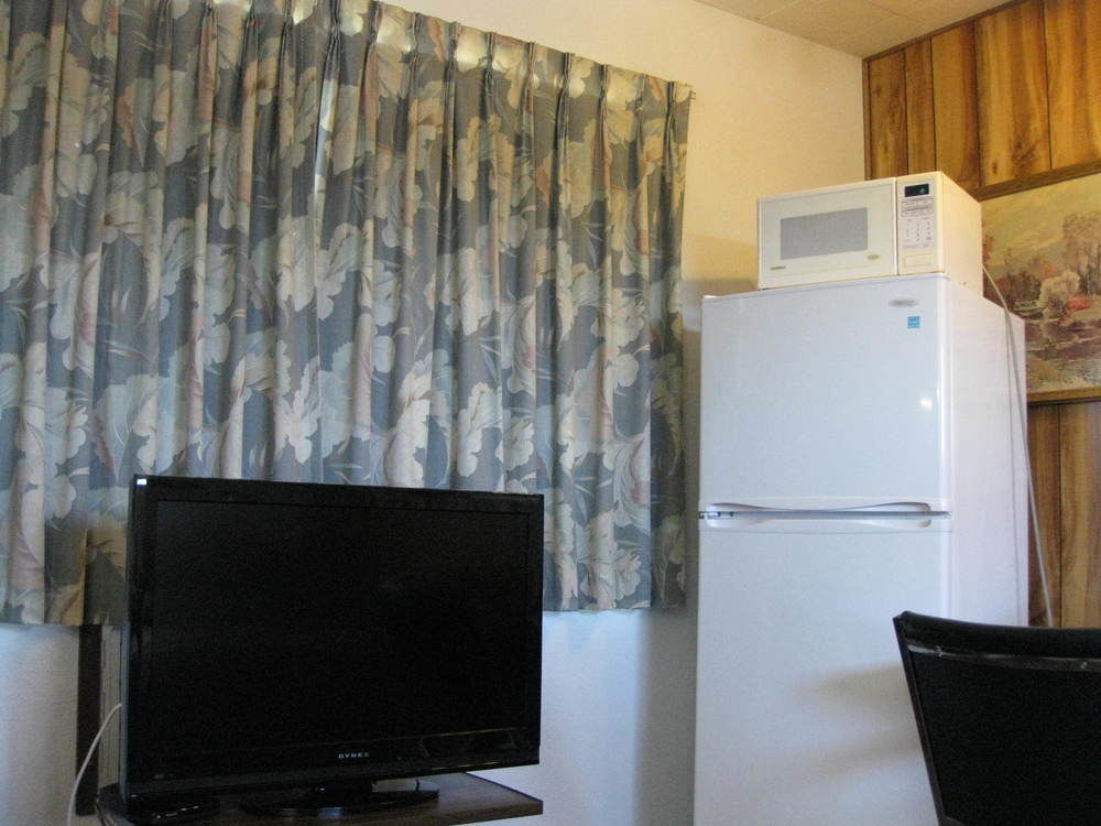 Econo Lodge Inn & Suites พินเชอร์ ครีก ภายนอก รูปภาพ